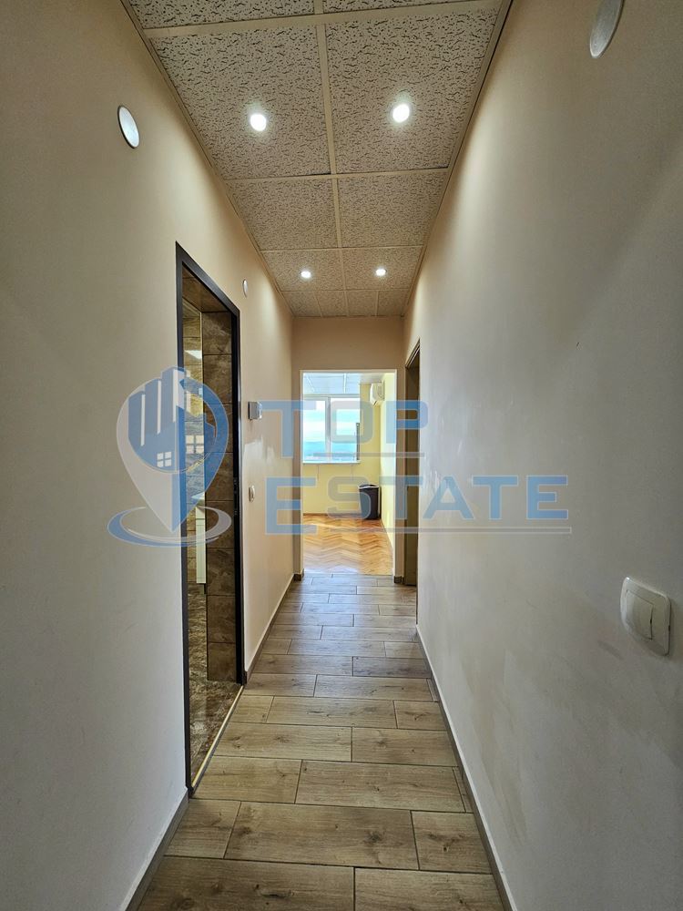 Обзаведен тристаен тухлен апартамент в град Горна Оряховица, област Велико Търново - 0