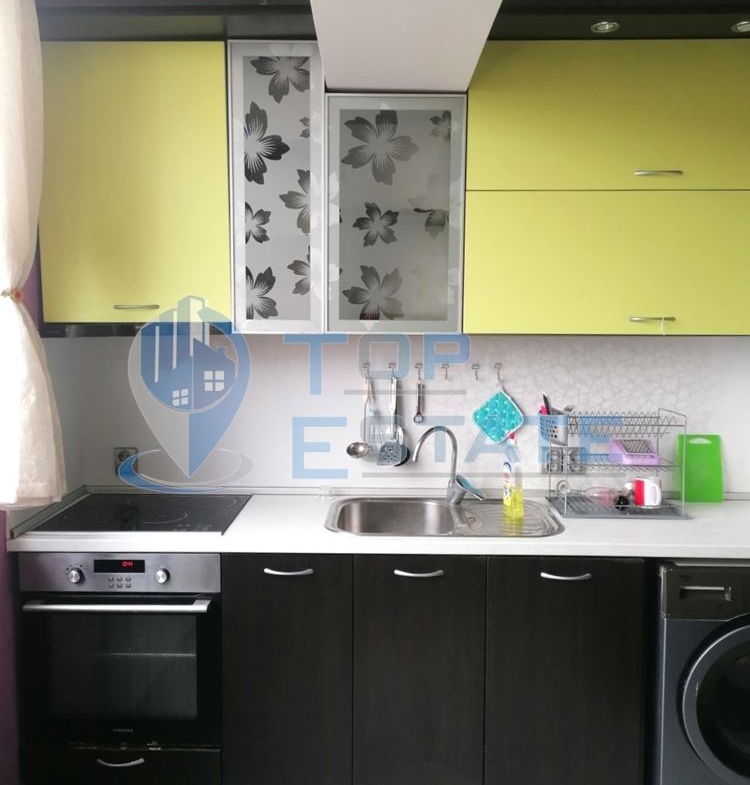 Тристаен, обзаведен апартамент в центъра на град Велико Търново - 0