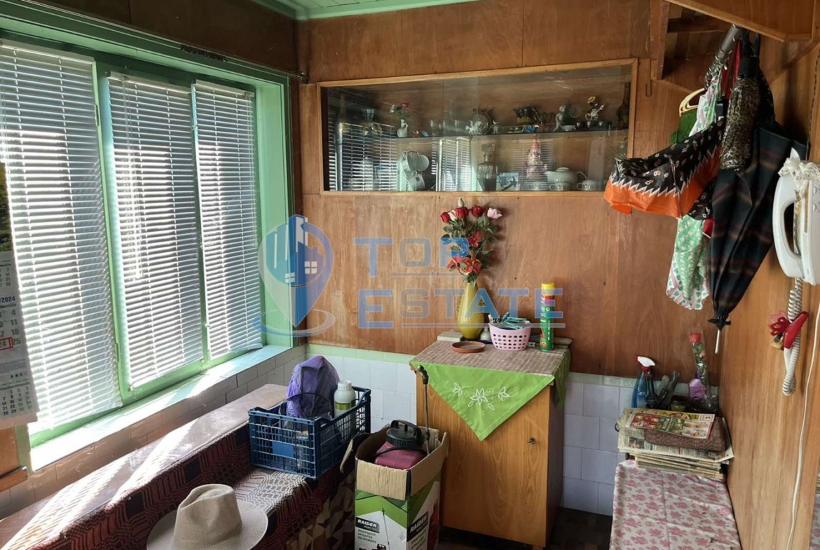 Тухлена къща с кладенец и голям двор в село Драганово, област Велико Търново - 0