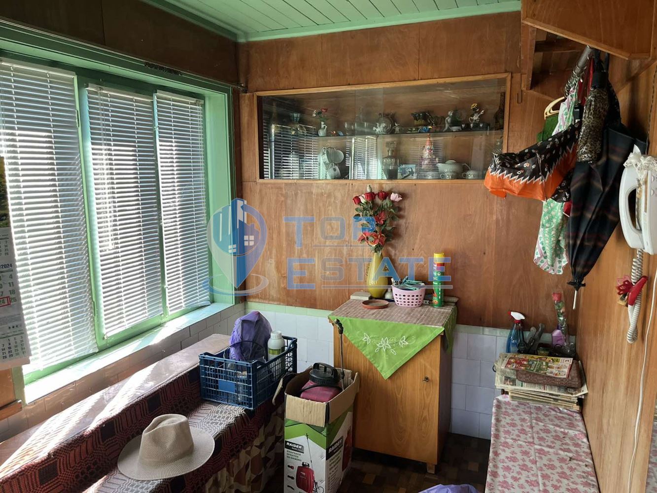 Тухлена къща с кладенец и голям двор в село Драганово, област Велико Търново - 0