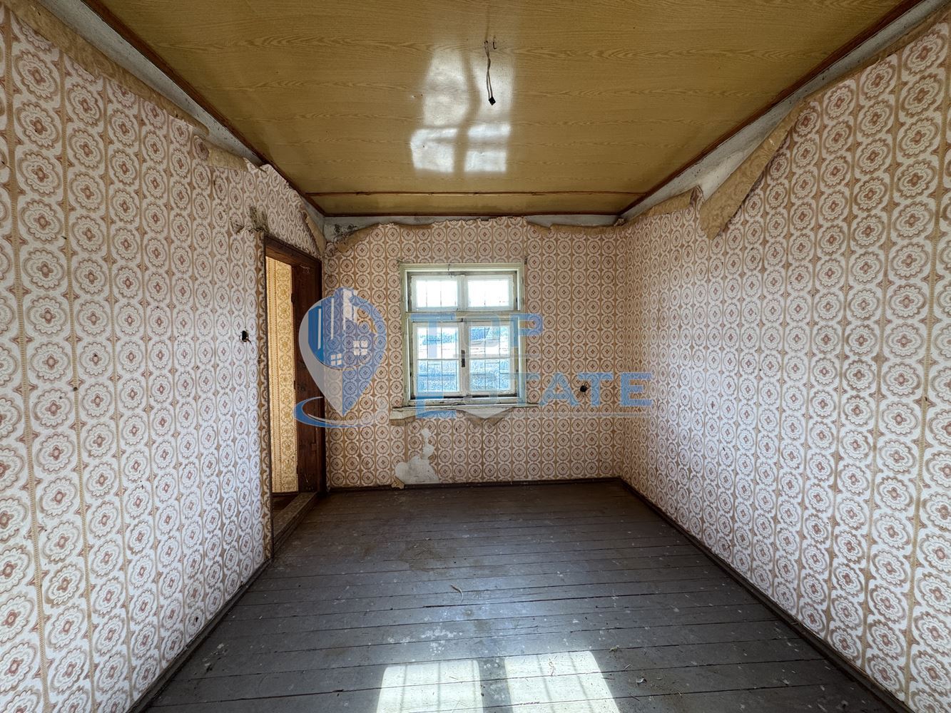 Двуетажна вила с панорамна гледка във вилната зона на град Бяла Черква-0 Двуетажна вила с панорамна гледка във вилната зона на град Бяла Черква - 0