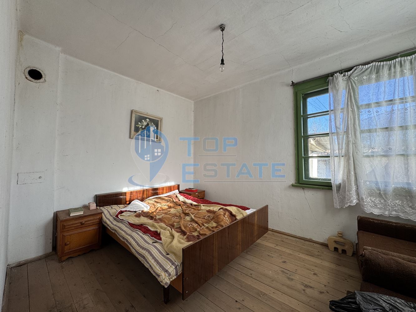 Тухлена къща с кладенец в село Михалци, област Велико Търново - 0