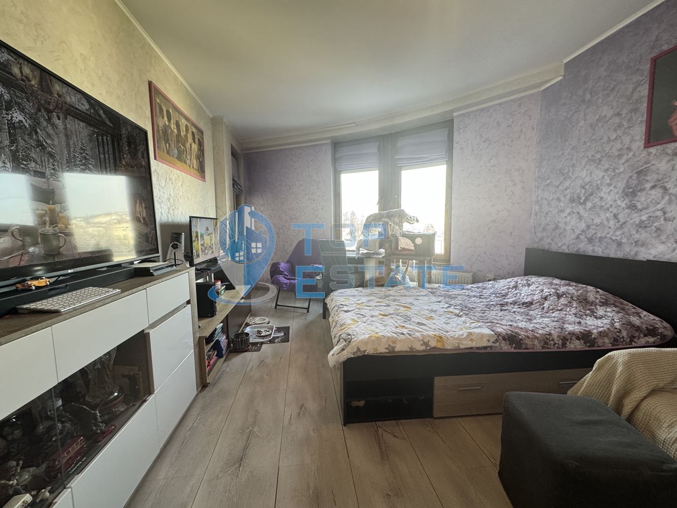 Тристаен, ремонтиран, обзаведен апатамент с две спални в центъра на град Велико Търново-0 Тристаен, ремонтиран, обзаведен апатамент с две спални в центъра на град Велико Търново - 0