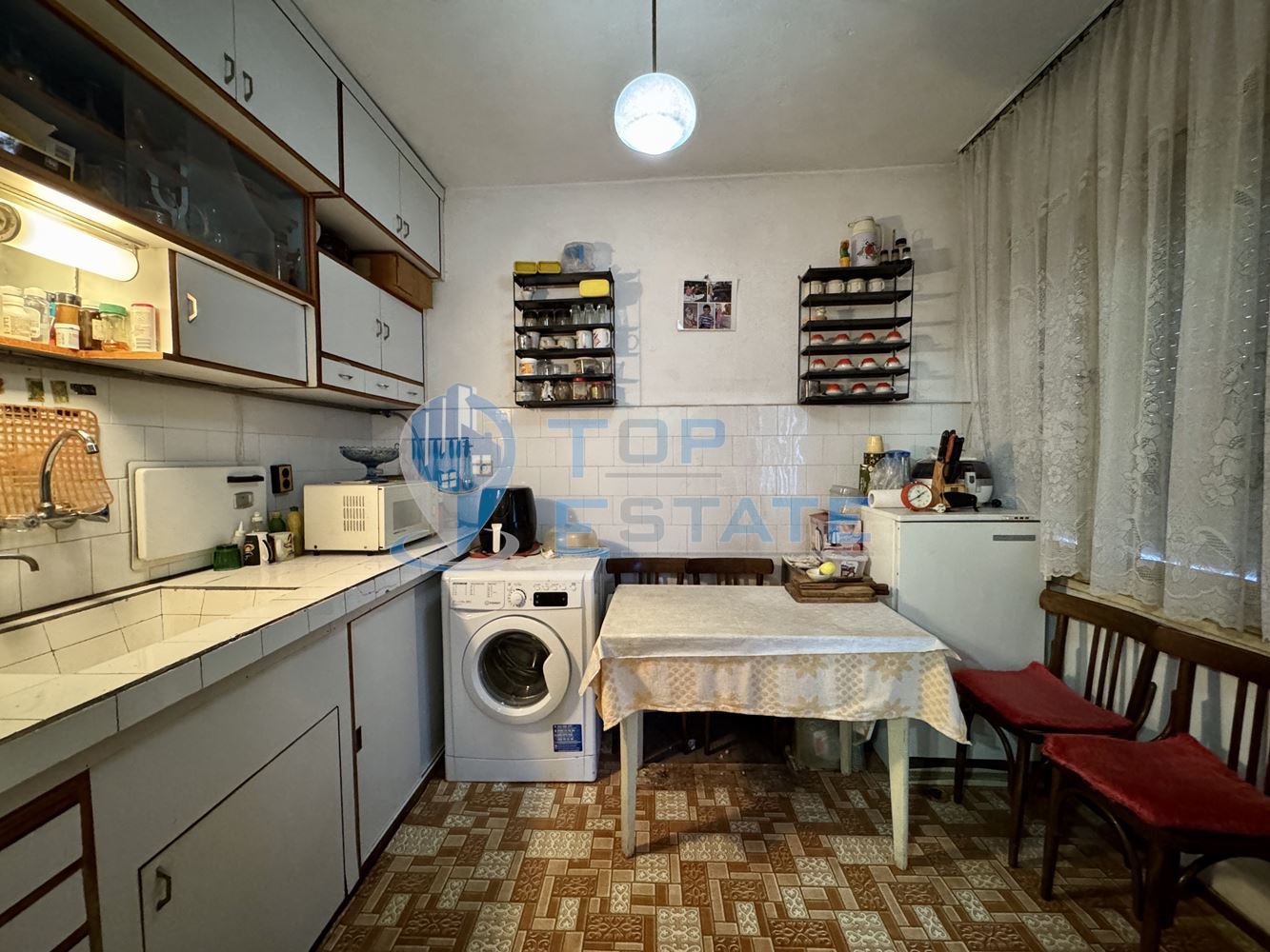 Многостаен тухлен апартамент с таванско помещение в град Горна Оряховица. - 0