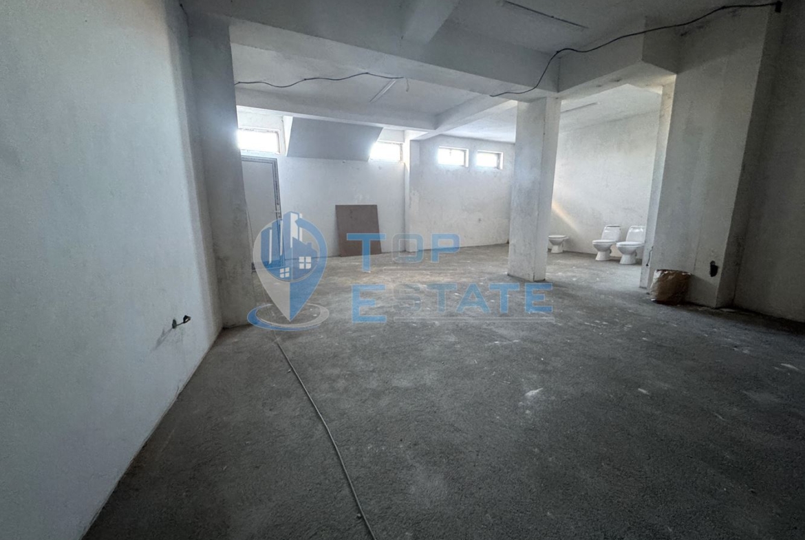 Търговско помещение, подходящо за мезонет в квартал Бузлуджа, град Велико Търново - 0