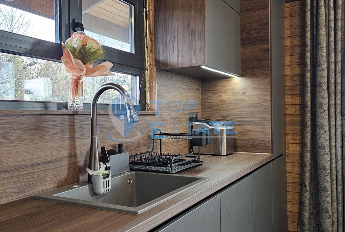 Новопостроена къща с четири спални и панорама в Еленския Балкан - 0