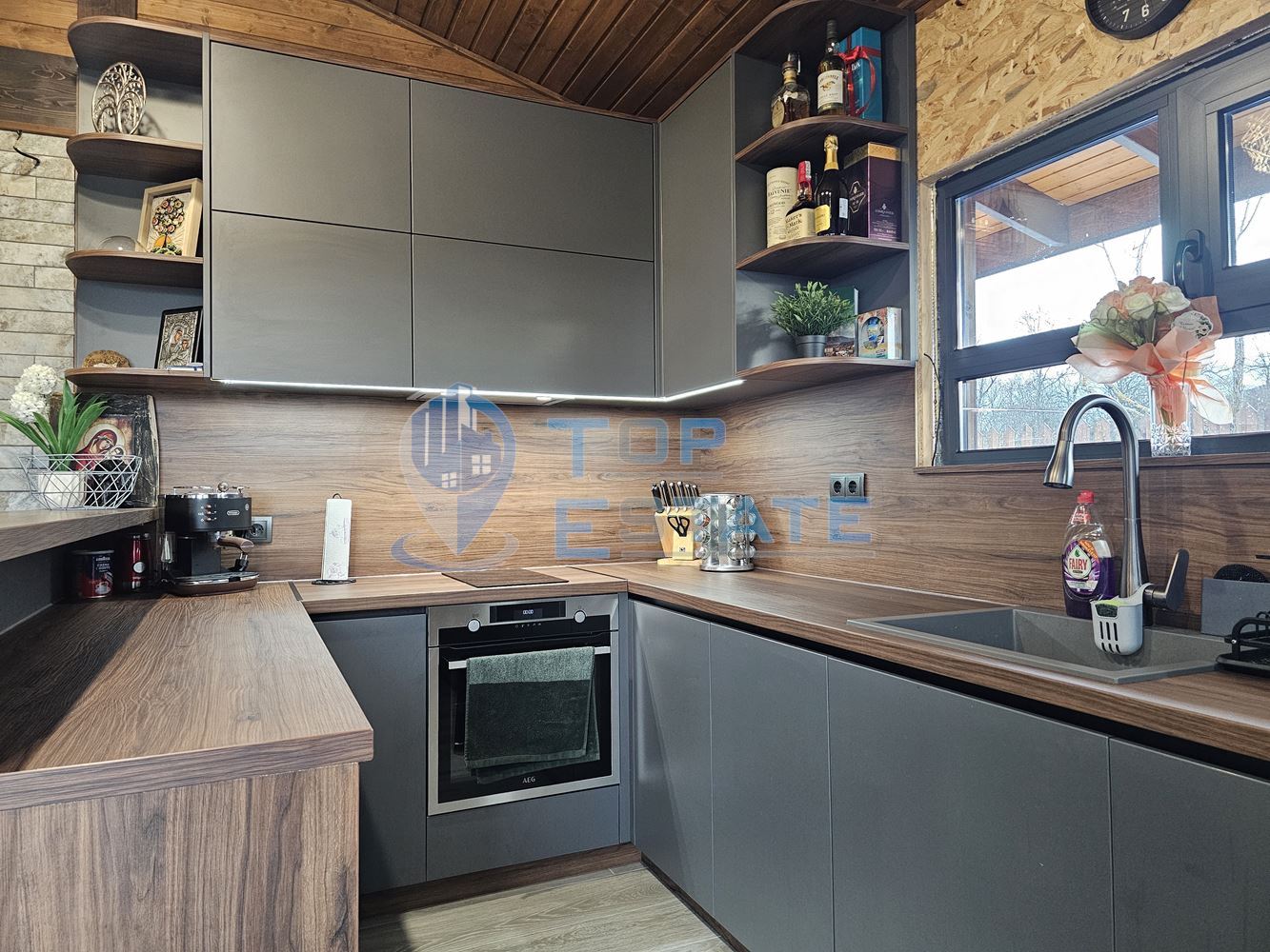 Новопостроена къща с четири спални и панорама в Еленския Балкан - 0