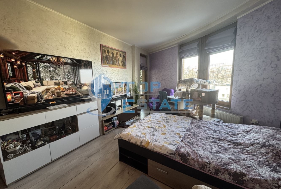 Тристаен, ремонтиран, обзаведен апатамент с две спални в центъра на град Велико Търново - 0