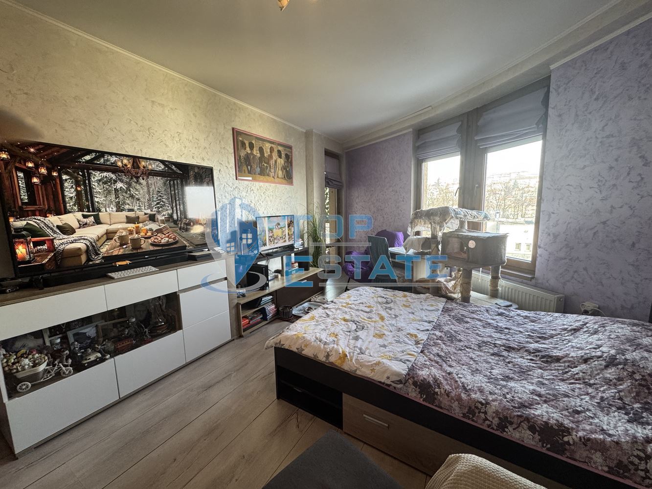 Тристаен, ремонтиран, обзаведен апатамент с две спални в центъра на град Велико Търново-0 Тристаен, ремонтиран, обзаведен апатамент с две спални в центъра на град Велико Търново - 0