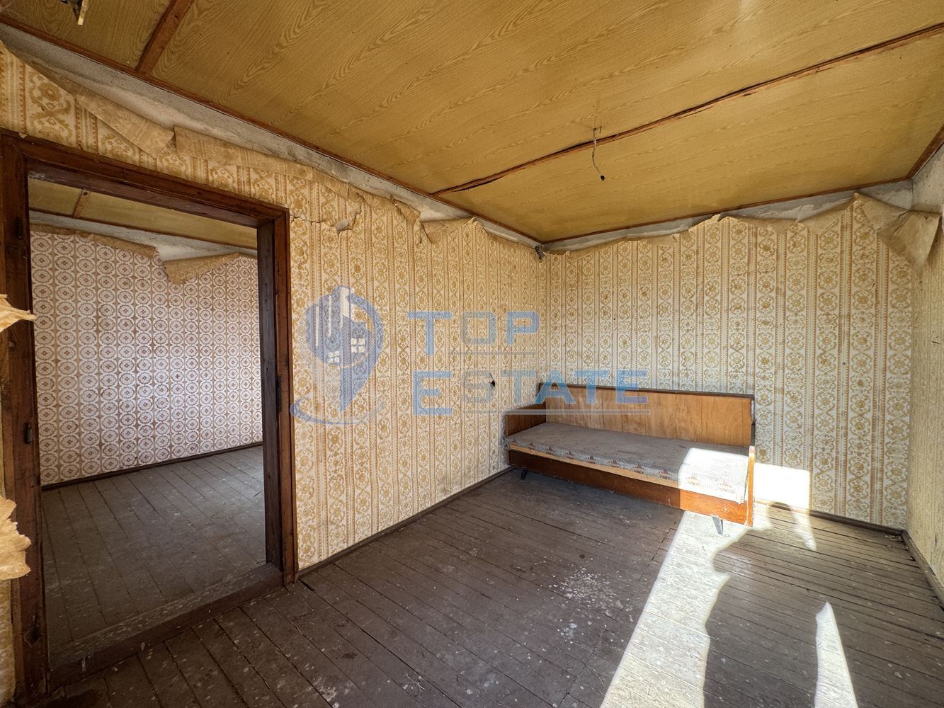 Двуетажна вила с панорамна гледка във вилната зона на град Бяла Черква-0 Двуетажна вила с панорамна гледка във вилната зона на град Бяла Черква - 0