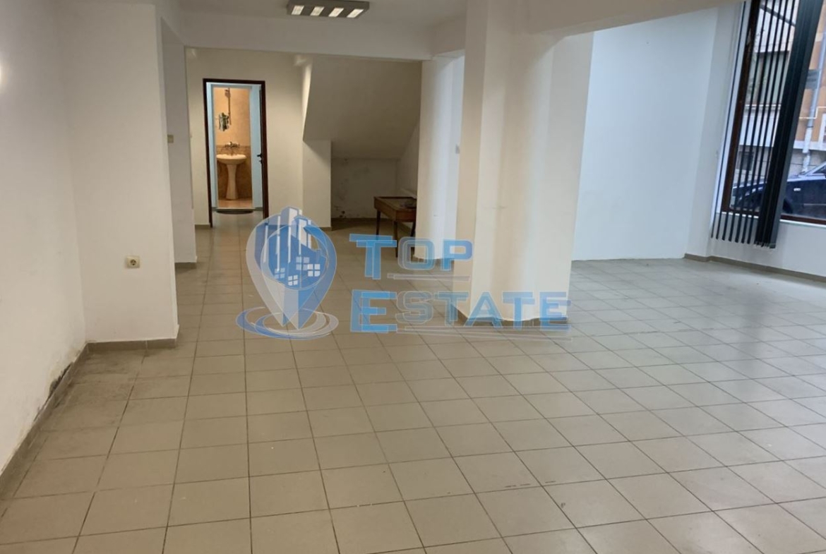 Търговско помещение в централната част на град Велико Търново. - 0