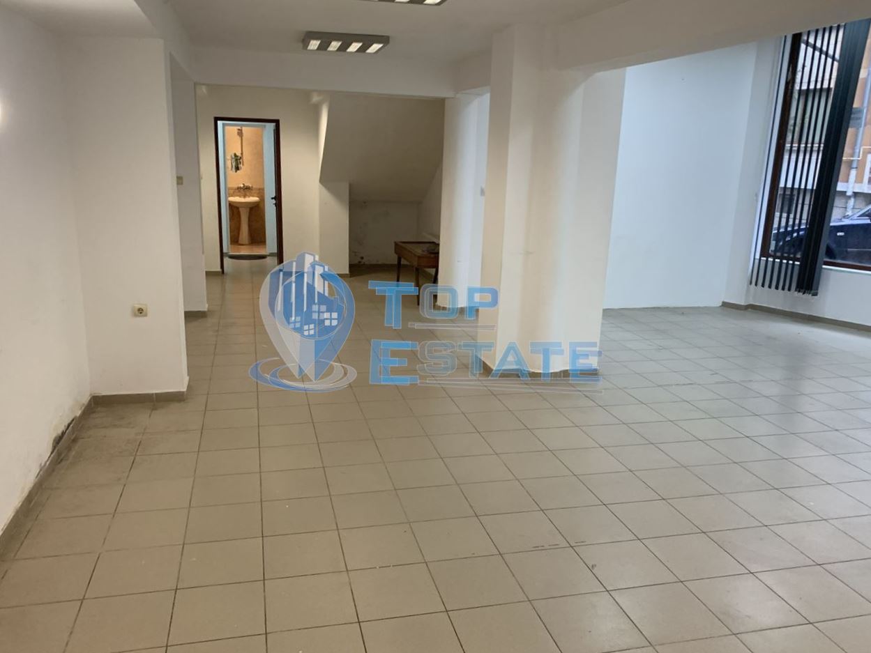 Търговско помещение в централната част на град Велико Търново. - 0