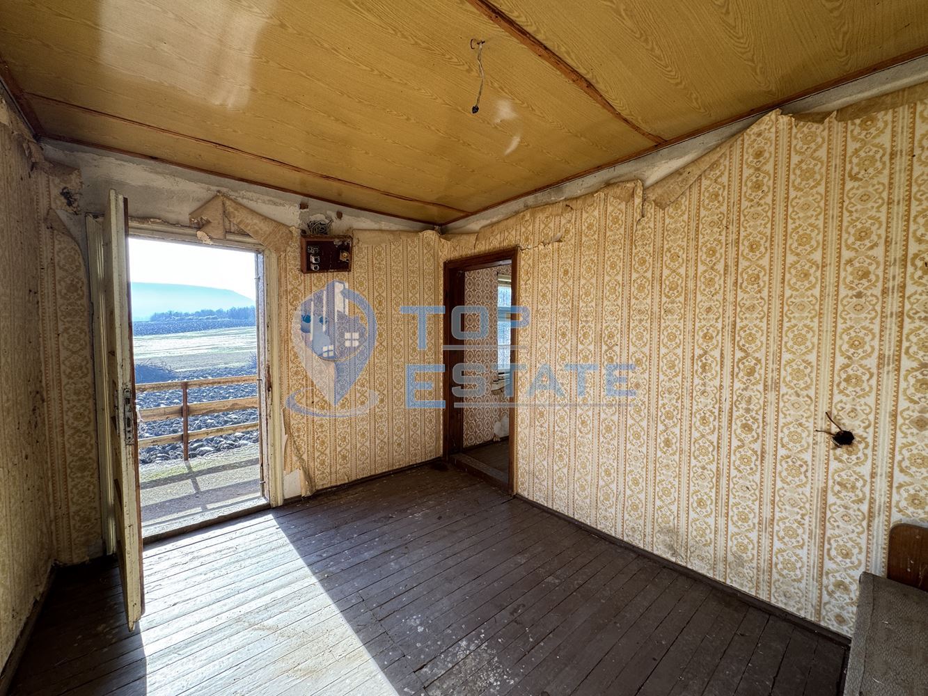 Двуетажна вила с панорамна гледка във вилната зона на град Бяла Черква-0 Двуетажна вила с панорамна гледка във вилната зона на град Бяла Черква - 0