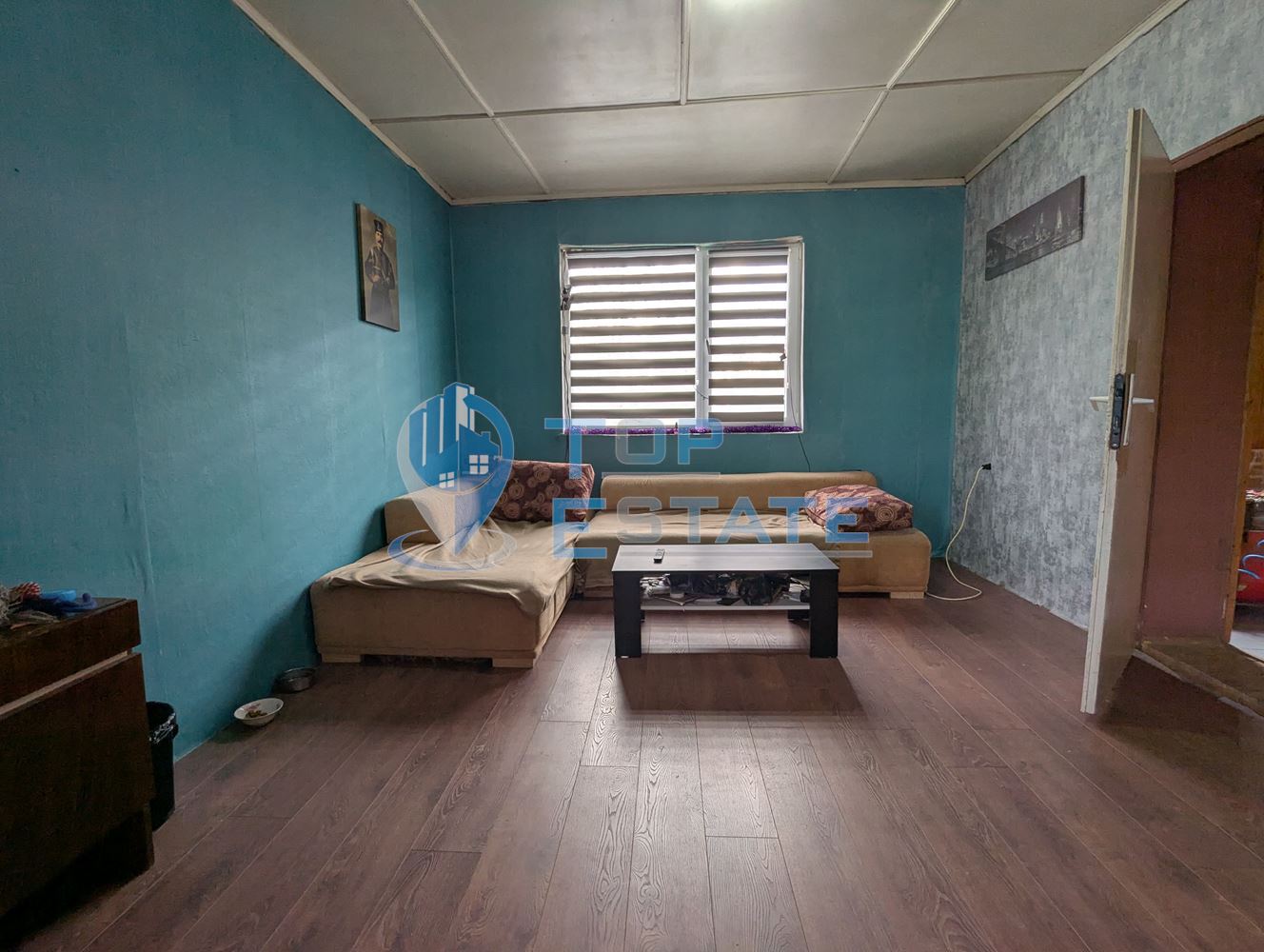 Двуетажна тухлена къща с голям двор в село Поликраище, област Велико Търново - 0