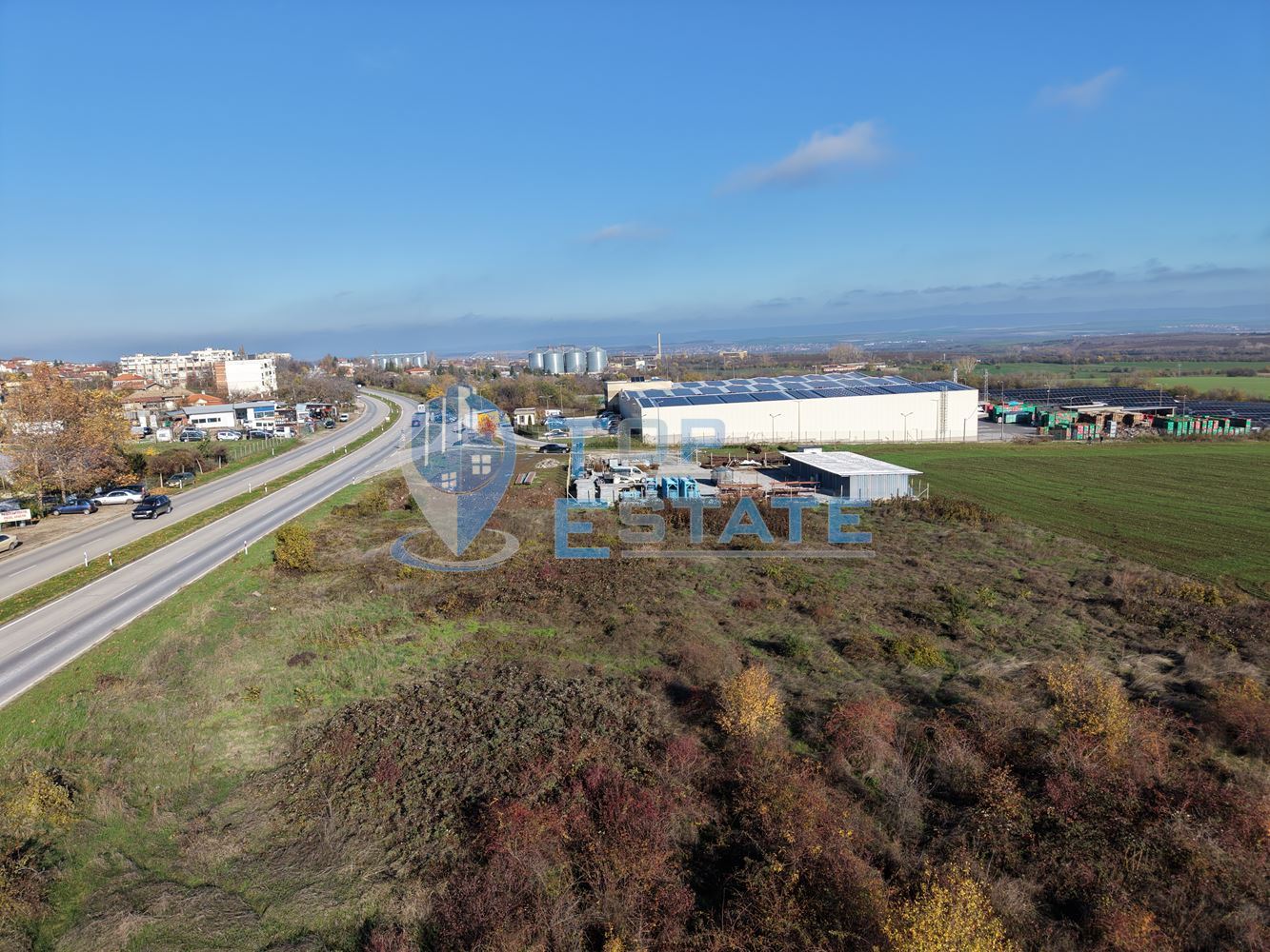 Урегулиран парцел за промишлено строителство в град Лясковец до главен път София - Варна - 0