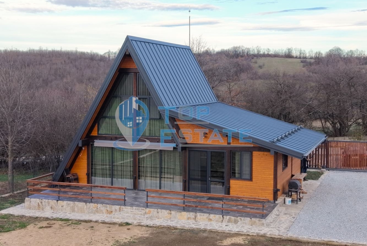 Новопостроена къща с четири спални и панорама в Еленския Балкан - 0