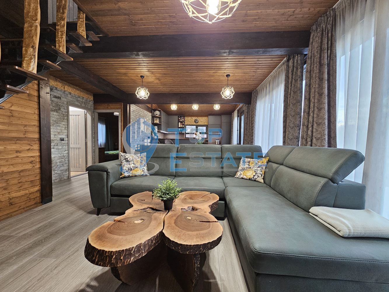 Новопостроена къща с четири спални и панорама в Еленския Балкан - 0