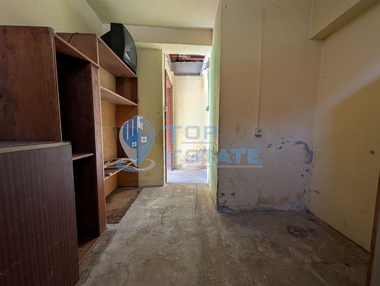 Двуетажна масивна къща с панорама в центъра на град Плачковци-0 Двуетажна масивна къща с панорама в центъра на град Плачковци - 0