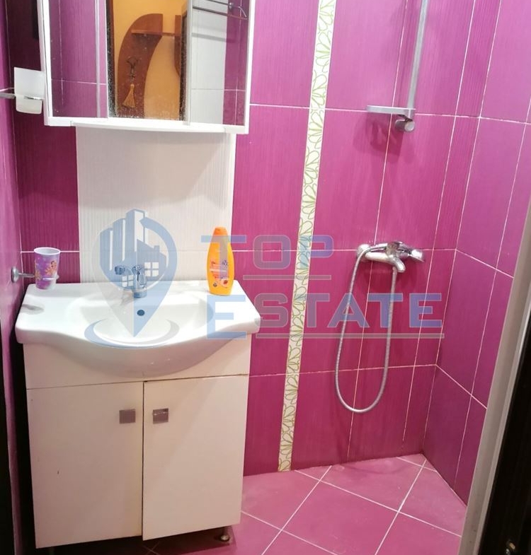 Тристаен, обзаведен апартамент в центъра на град Велико Търново - 0