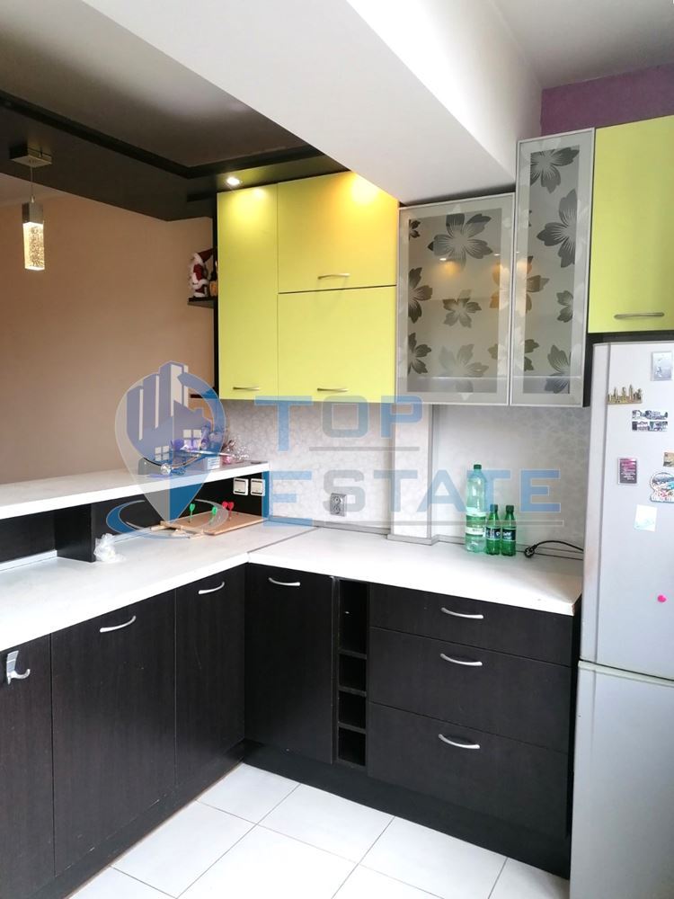 Тристаен, обзаведен апартамент в центъра на град Велико Търново - 0