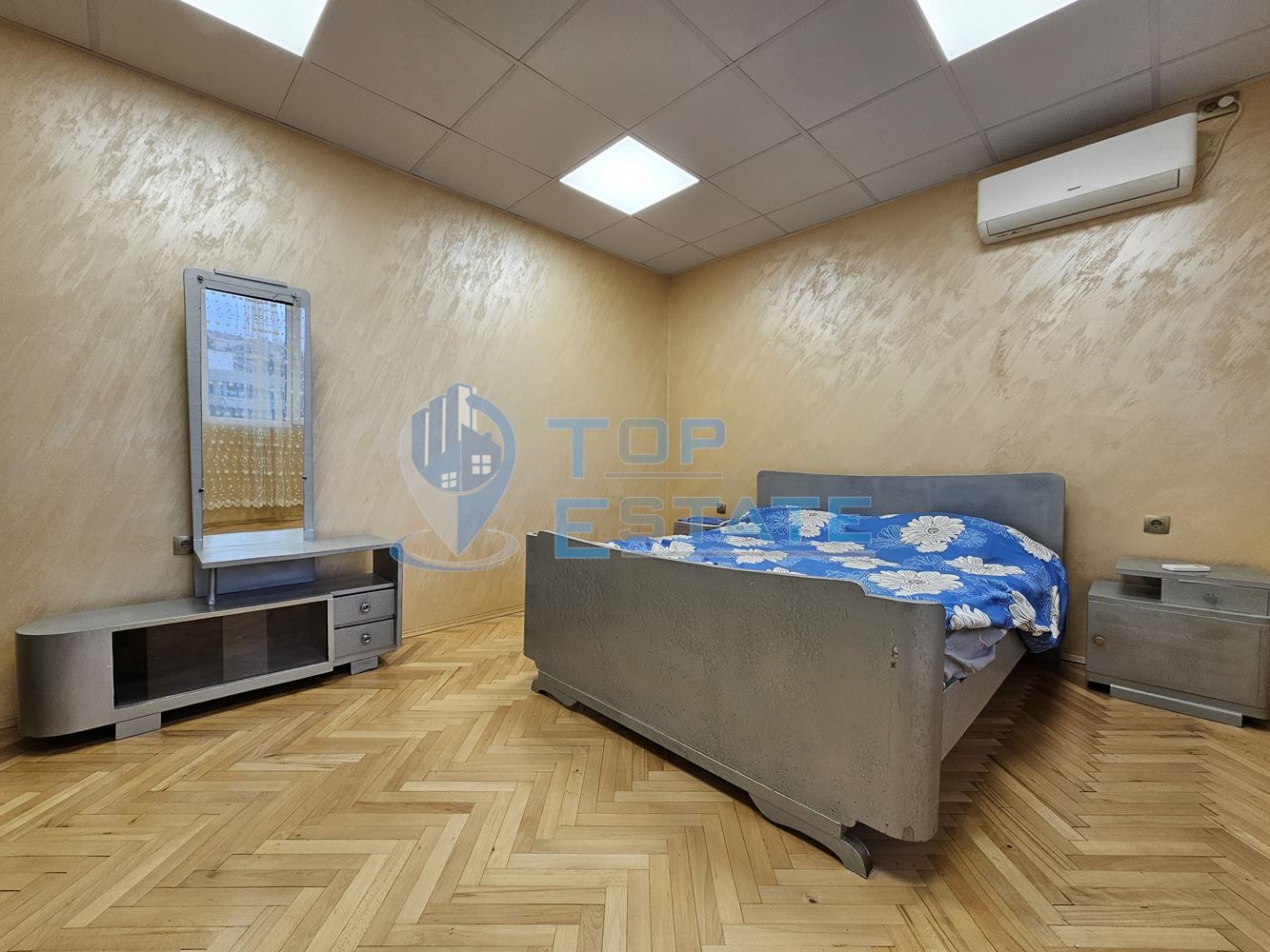 Южен тухлен апартамент на междинен етаж с две спални в идеалния център на град Горна Оряховица-0 Южен тухлен апартамент на междинен етаж с две спални в идеалния център на град Горна Оряховица - 0