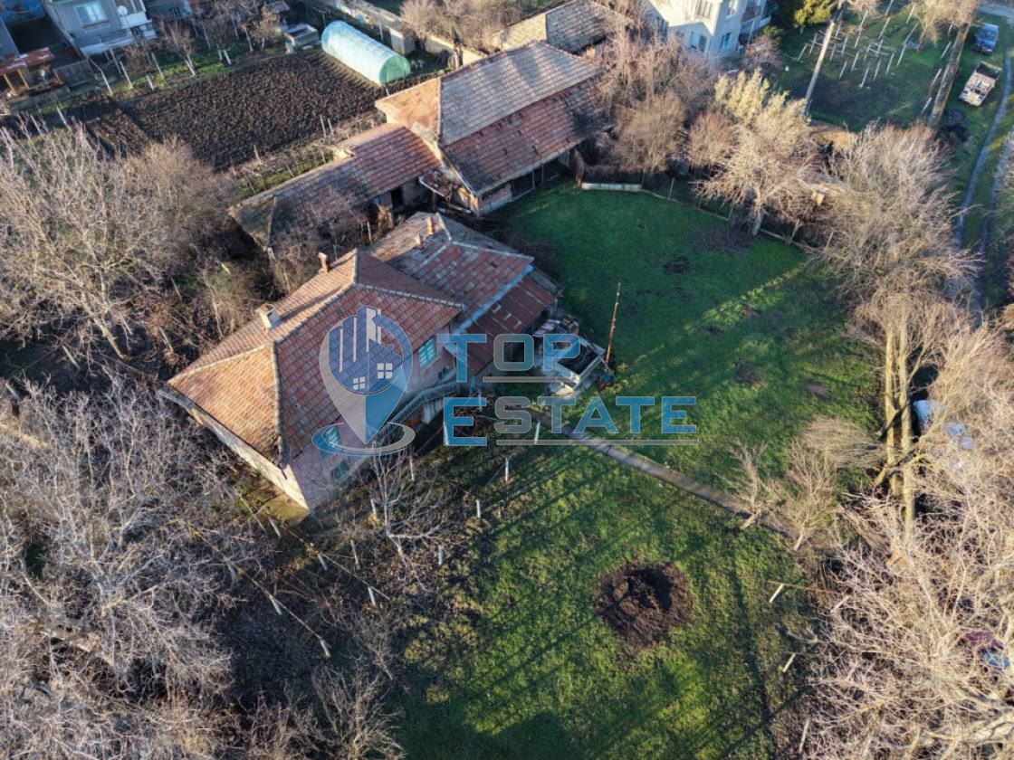 Къща с кладенец, гараж и стопански постройки в село Долна Липница, област Велико Търново-0 Къща с кладенец, гараж и стопански постройки в село Долна Липница, област Велико Търново - 0