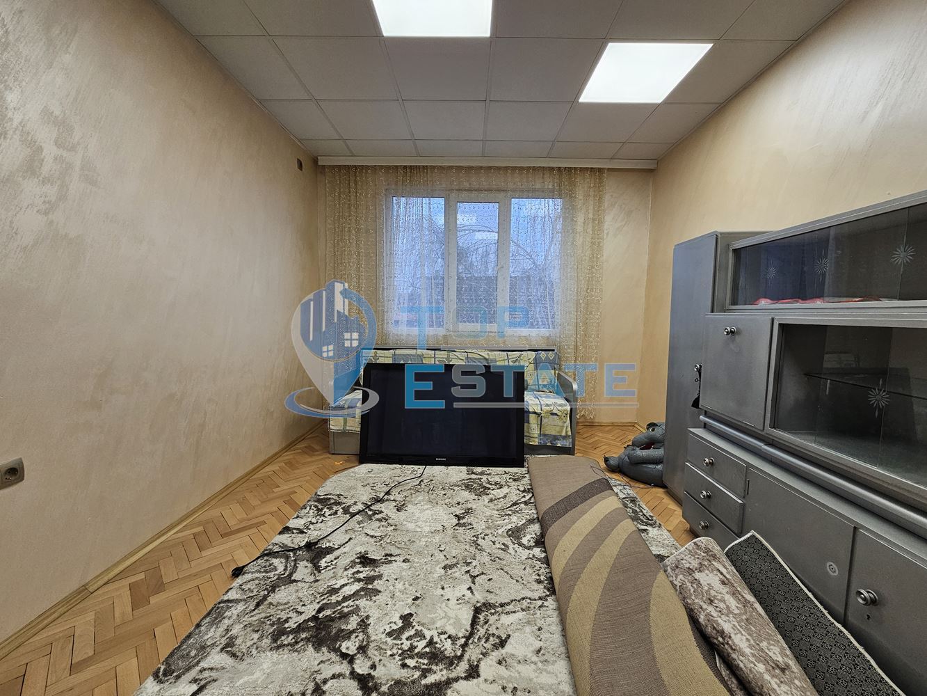 Южен тухлен апартамент на междинен етаж с две спални в идеалния център на град Горна Оряховица-0 Южен тухлен апартамент на междинен етаж с две спални в идеалния център на град Горна Оряховица - 0