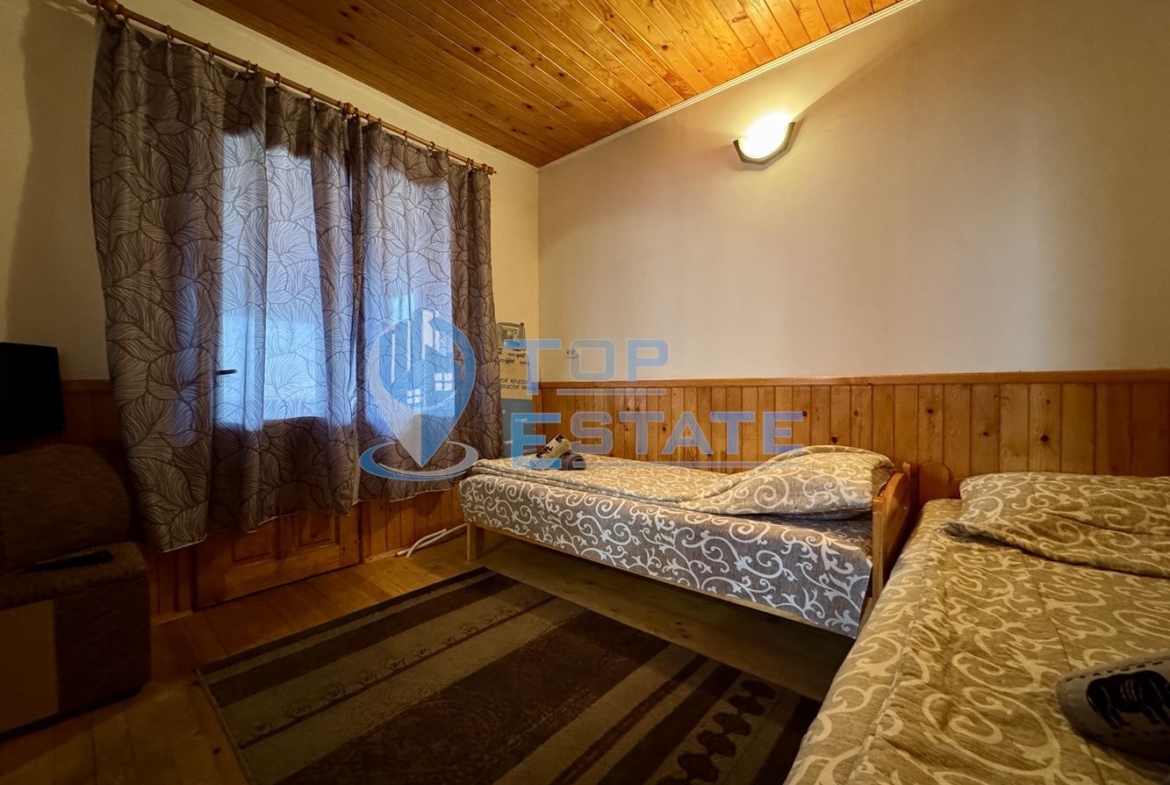 Обзаведена къща със сауна и джакузи в град Елена, Област Велико Търново. - 0