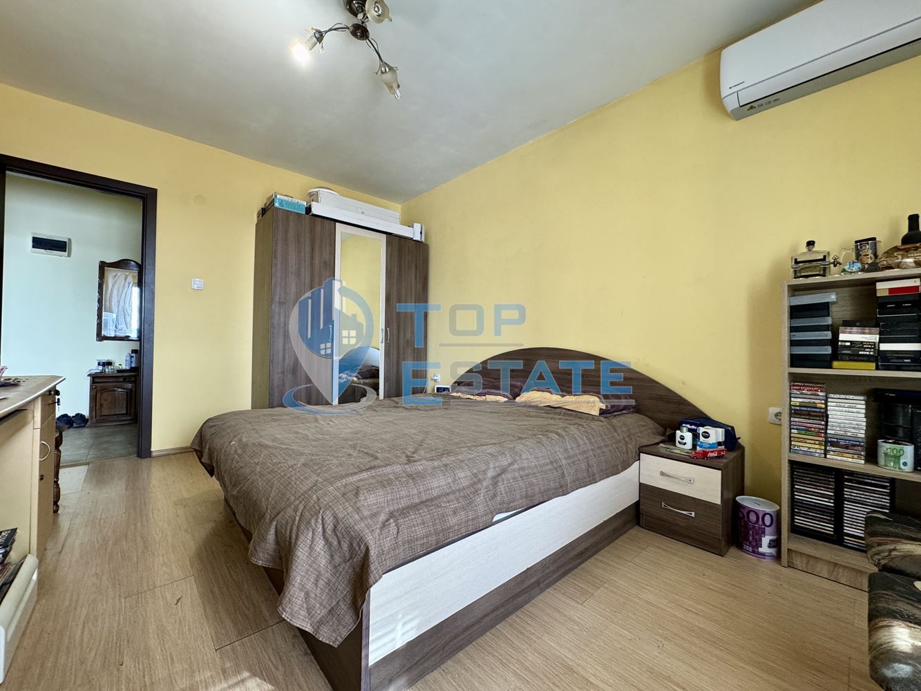 Двустаен обзаведен апартамент в квартал Колю Фичето, град Велико Търново - 0