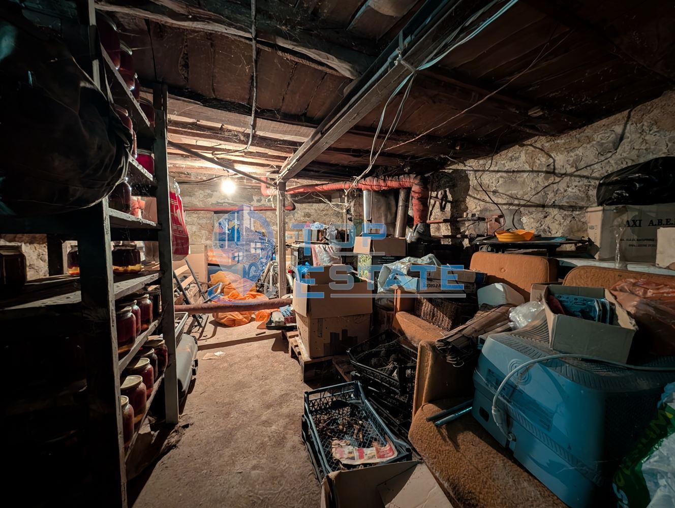 Две къщи, лятна кухня и гараж с голям двор в град Долна Оряховица - 0