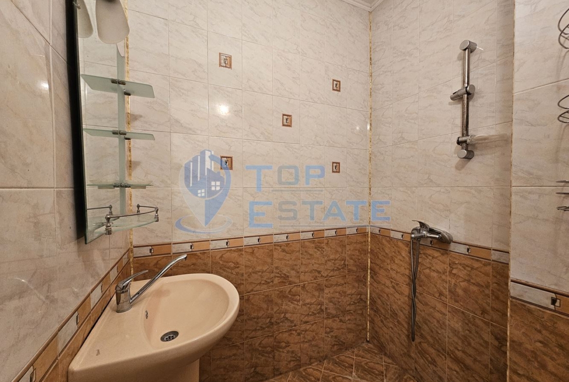 Обзаведен апартамент с две спални в квартал Пролет, град Горна Оряховица - 0