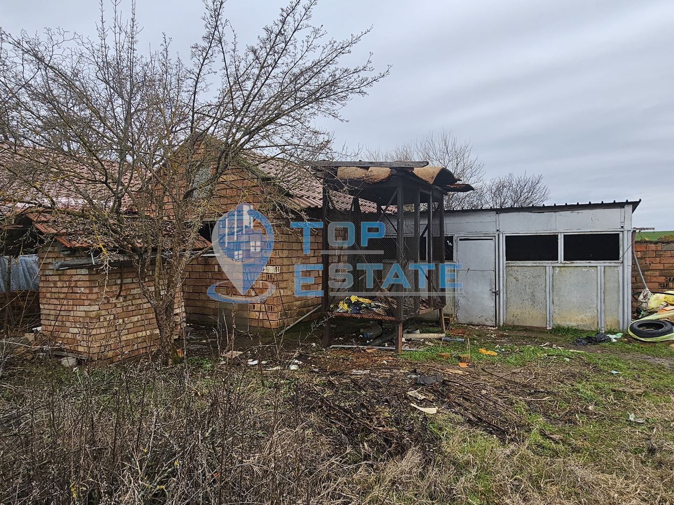 Тухлена къща с гараж и голям двор в село Недан, община Павликени - 0