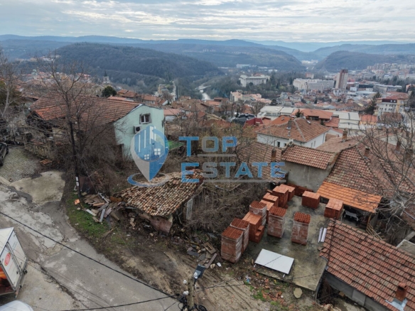 Парцел подходящ за строителство в квартал Варуша, град Велико Търново - 0