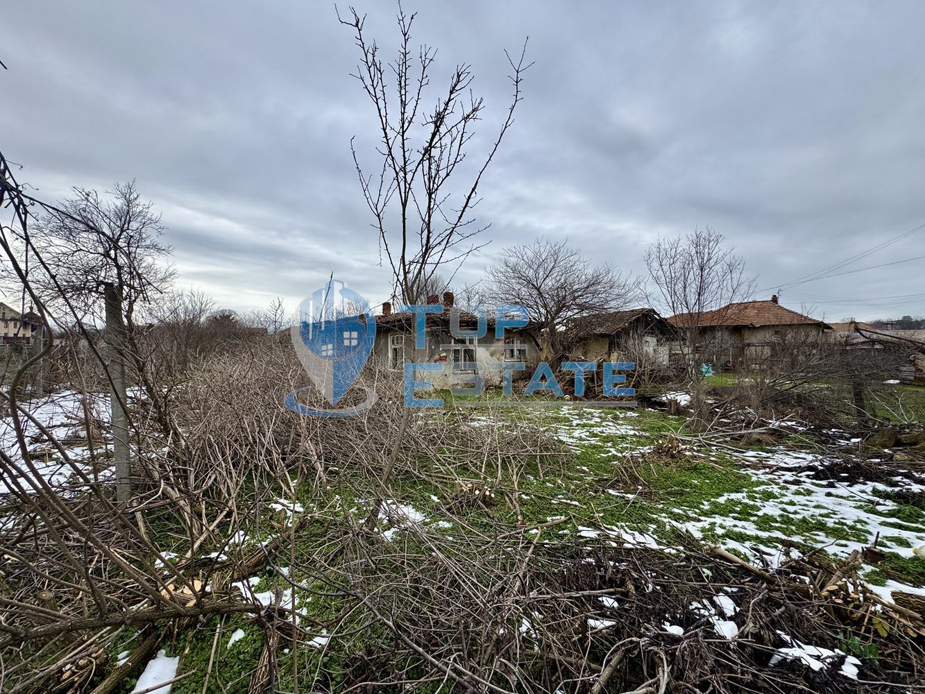 Парцел с жилищна сграда в град Долна оряховица, област Велико Търново. - 0