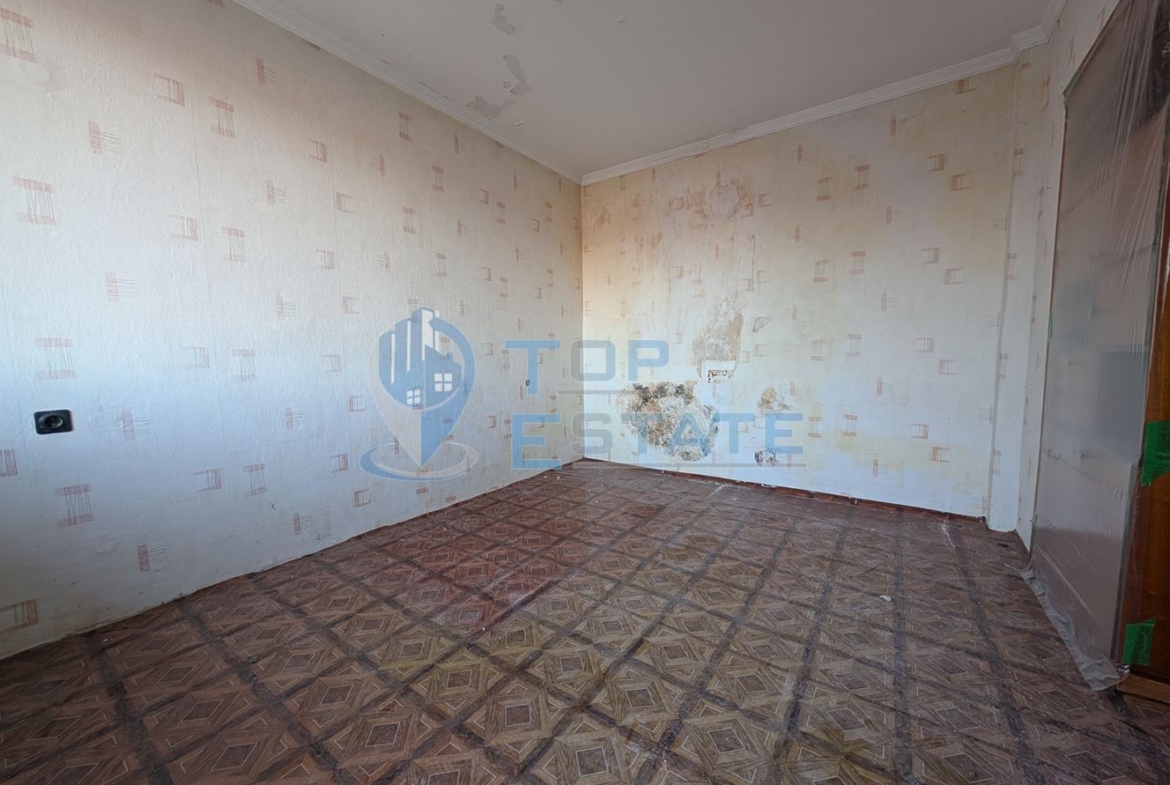 Тристаен тухлен апартамент в центъра на град Стражица - 0