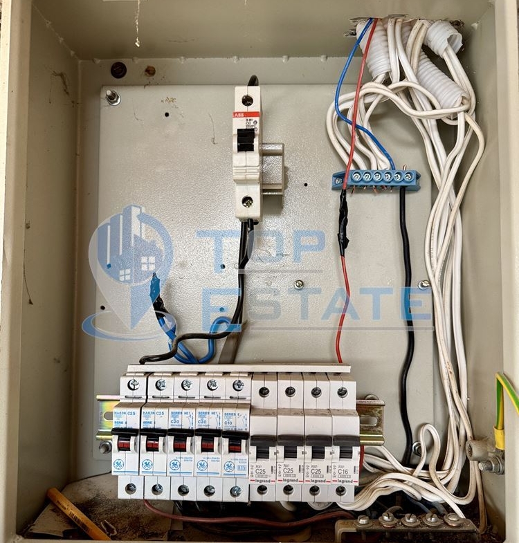 Двуетажна къща с кладенец в село Добри дял, област Велико Търново - 0