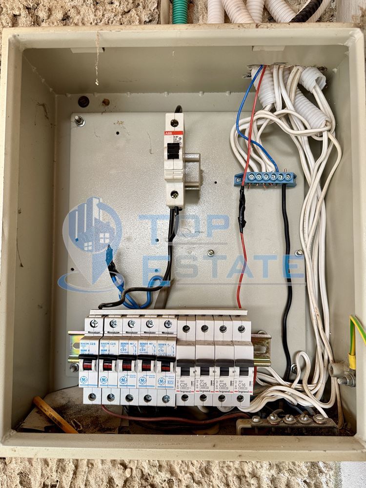 Двуетажна къща с кладенец в село Добри дял, област Велико Търново - 0