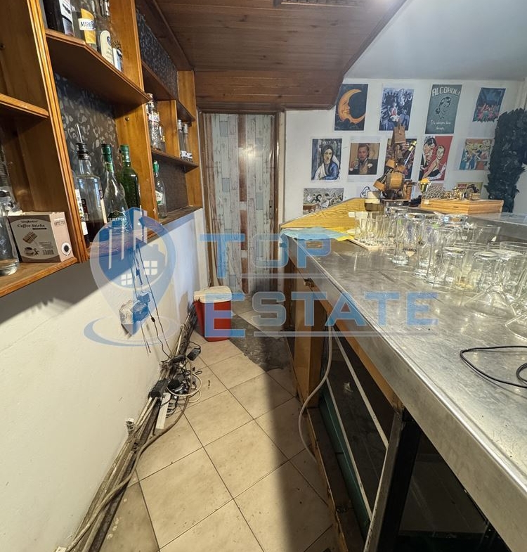 Търговско помещение под наем в центъра на град Велико Търново - 0