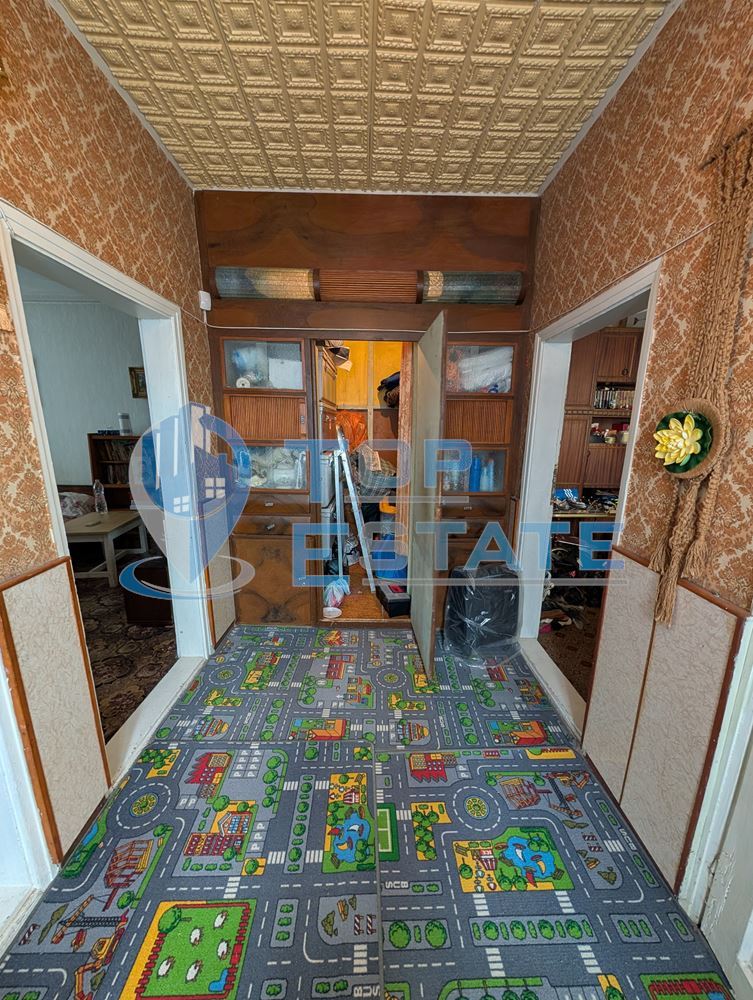 Две къщи, лятна кухня и гараж с голям двор в град Долна Оряховица - 0