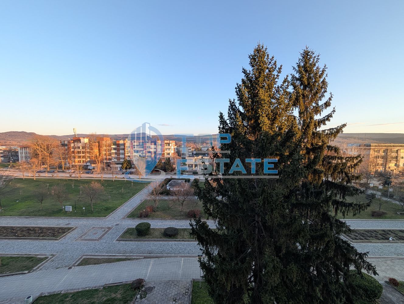 Тристаен тухлен апартамент в центъра на град Стражица-0 Тристаен тухлен апартамент в центъра на град Стражица - 0