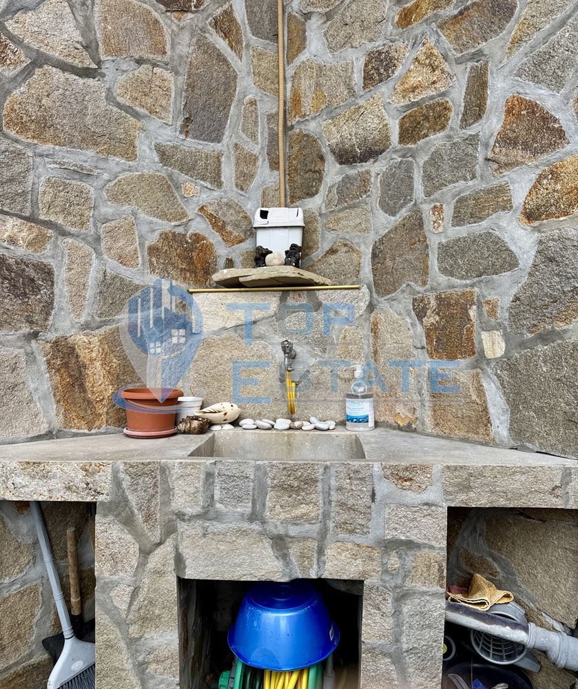 Обзаведена къща със сауна и джакузи в град Елена, Област Велико Търново. - 0