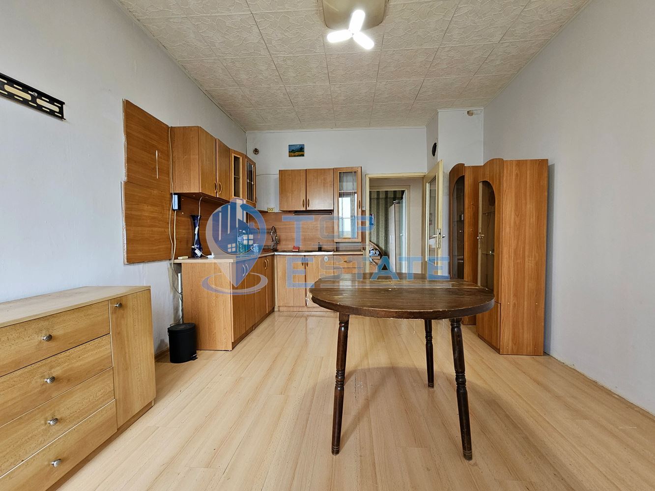 Обзаведен апартамент с две спални в квартал Пролет, град Горна Оряховица-0 Обзаведен апартамент с две спални в квартал Пролет, град Горна Оряховица - 0