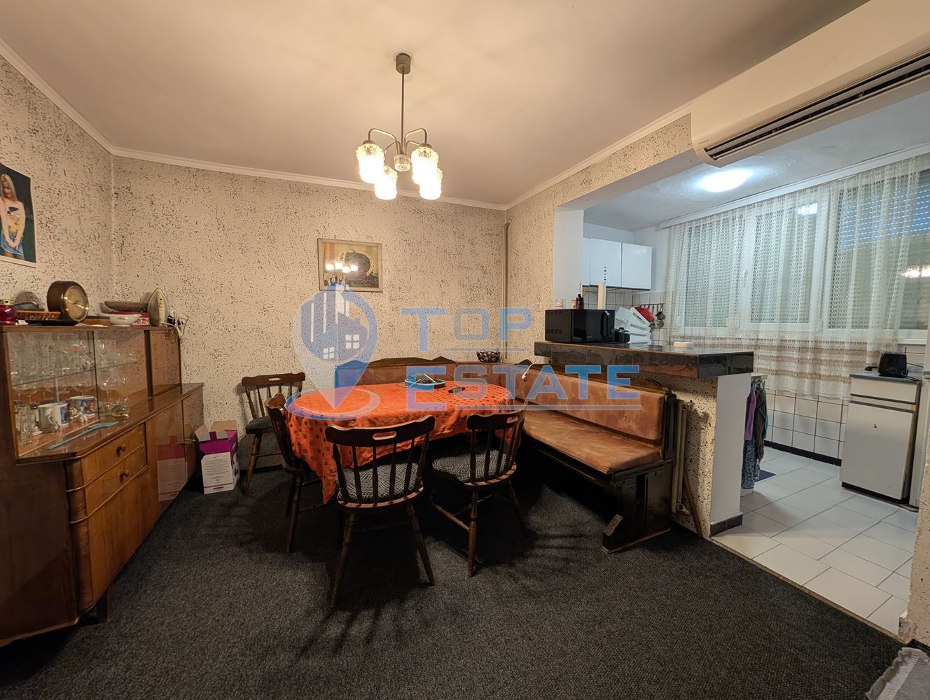 Триетажна масивна къща в град Стражица - 0