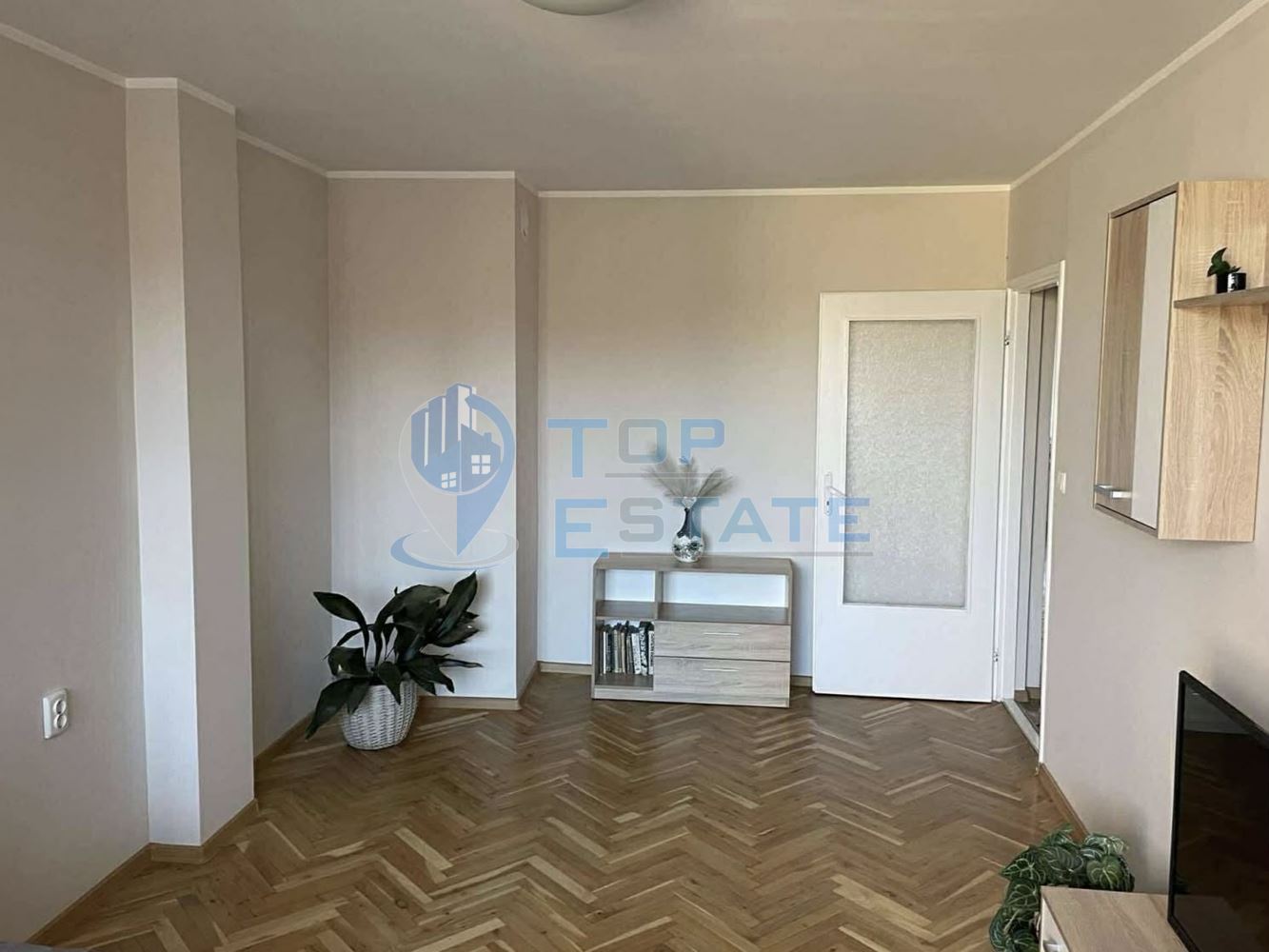 Двустаен, обзаведен апартамент под наем в центъра на град Велико Търново - 0