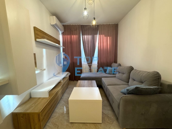 Тристаен апартамент, тип мезонет под наем в квартал Колю Фичето, град Велико Търново - 0