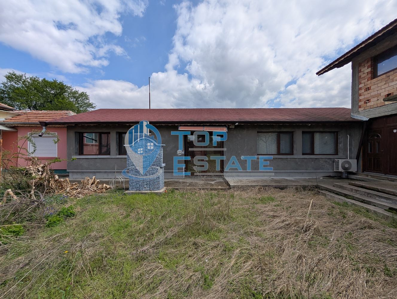 Две къщи, лятна кухня и гараж с голям двор в град Долна Оряховица - 0