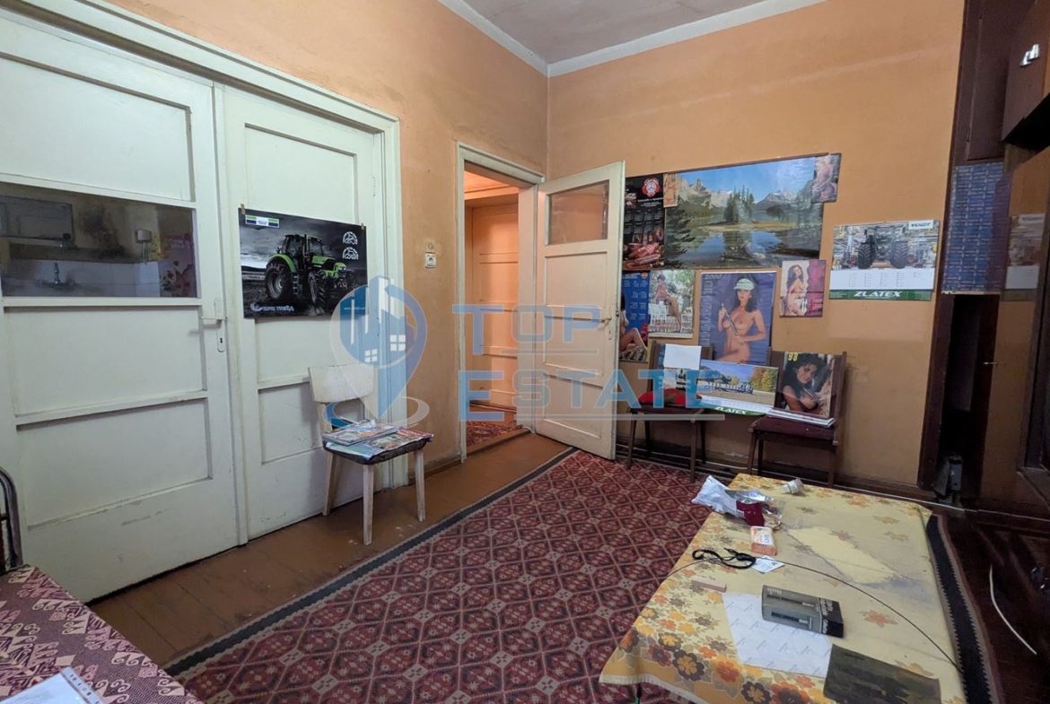 Двустаен апартамент на комуникативна улица в квартал Гарата, град Горна Оряховица, област Велико Търново - 0