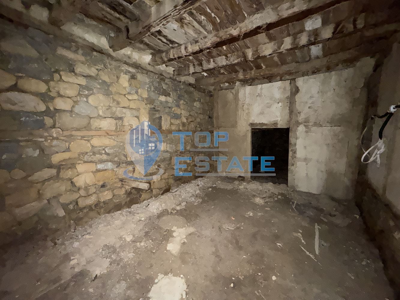 Къща с допълнителни постройки в град Елена, област Велико Търново.-0 Къща с допълнителни постройки в град Елена, област Велико Търново. - 0