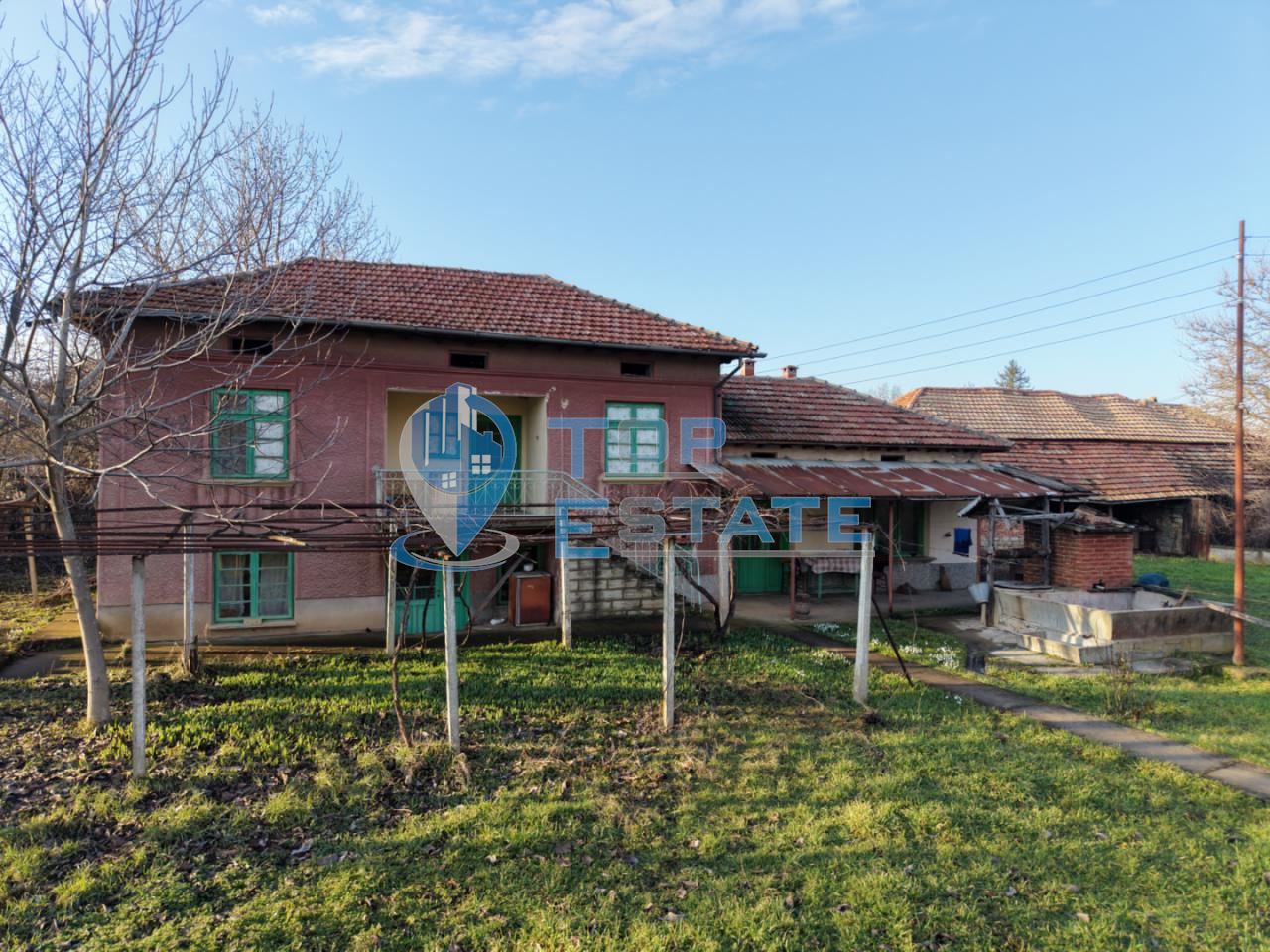 Къща с кладенец, гараж и стопански постройки в село Долна Липница, област Велико Търново-0 Къща с кладенец, гараж и стопански постройки в село Долна Липница, област Велико Търново - 0