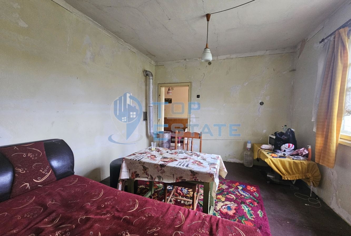 Тухлена къща с гараж и голям двор в село Недан, община Павликени - 0